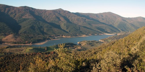 Embalse y montes de Ordunte en el coto de caza del Valle de Mena