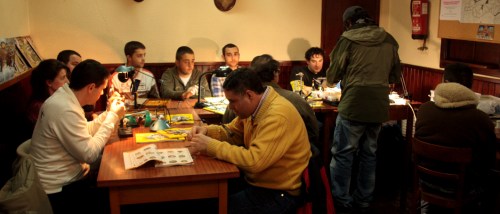 Taller curso de montaje de moscas artificiales del Club de Caza del valle de Mena