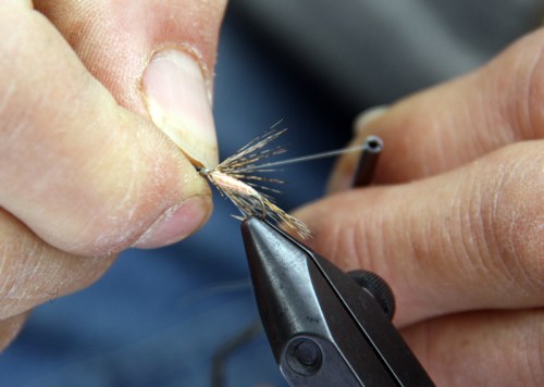 montaje de mosca ahogada