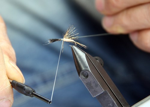 montaje de mosca ahogada