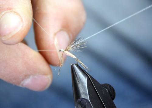 montaje de mosca ahogada