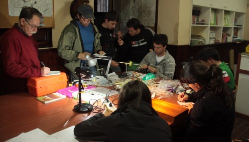 Curso de montaje de moscas del Club de Caza y Pesca del Valle de Mena