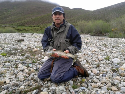 Club de Caza y Pesca del Valle de Mena de pesca en el coto de Pineda