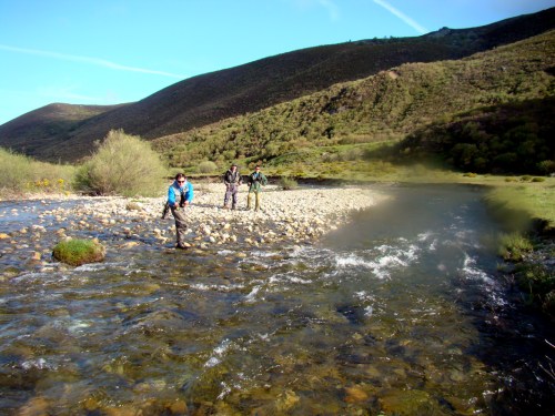 Club de Caza y Pesca del Valle de Mena de pesca en el coto de Pineda