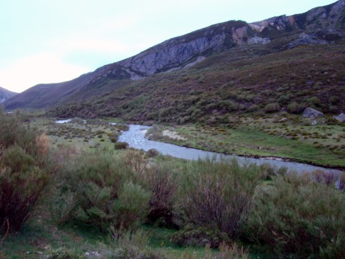 Club de Caza y Pesca del Valle de Mena de pesca en el coto de Pineda